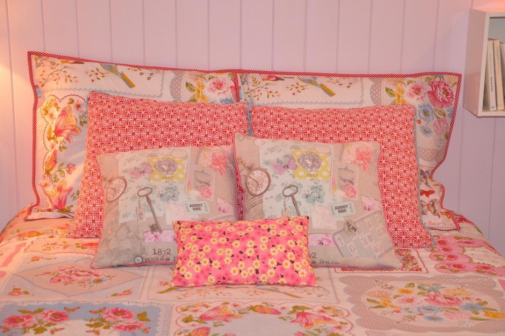 La Maison De Rose Bed and Breakfast Brossac Δωμάτιο φωτογραφία