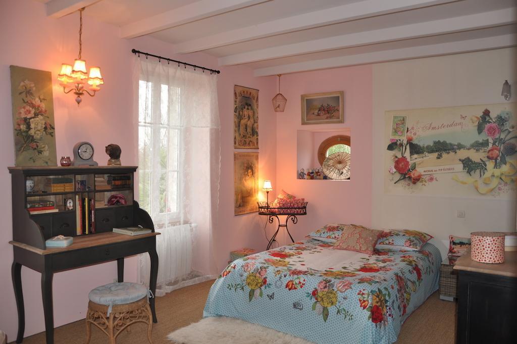 La Maison De Rose Bed and Breakfast Brossac Δωμάτιο φωτογραφία